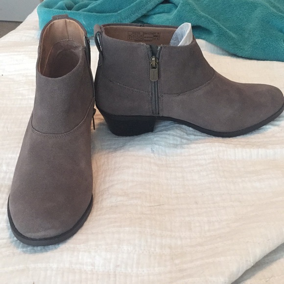vionic women's joy zadie ankle boot
